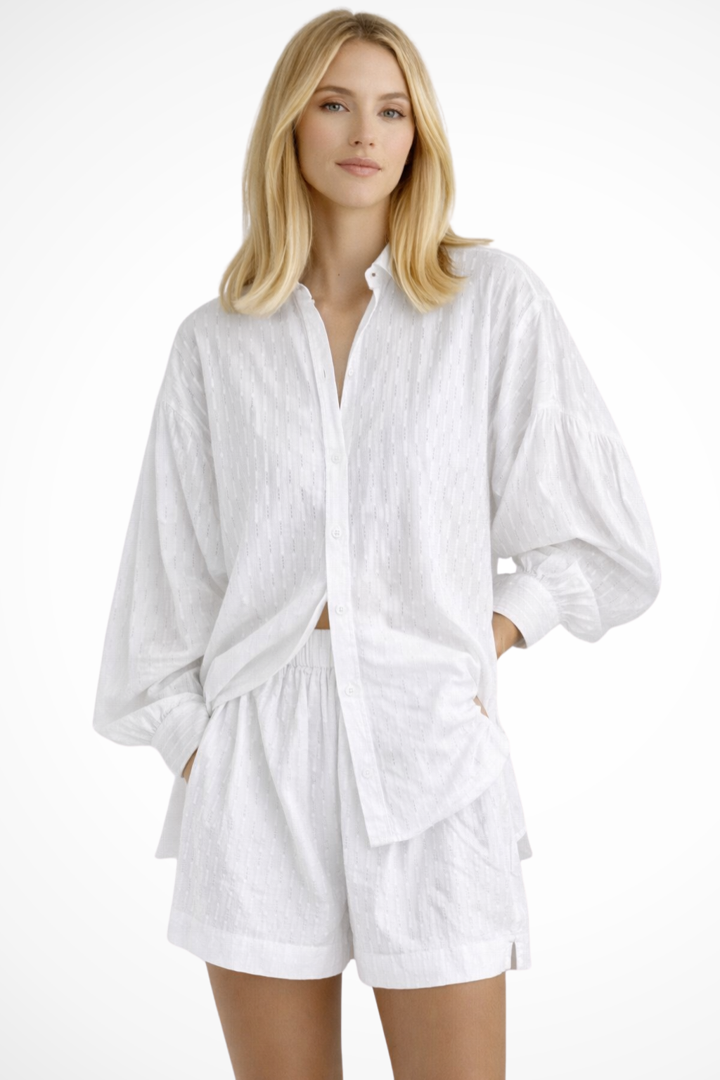 Conjunto de Dos Piezas para Mujer con Camisa Broderie y Pantalones Cortos