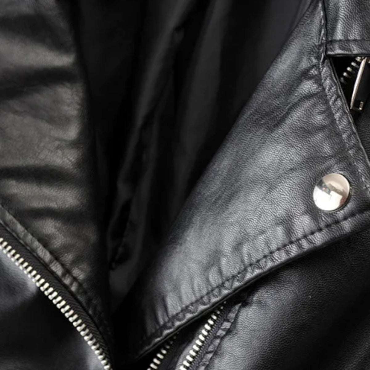 Veste biker pour femme en cuir véritable à coupe structurée