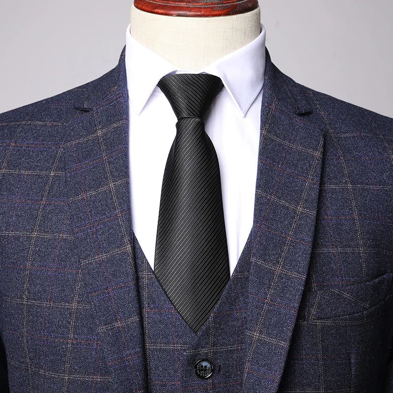 Traje de Tres Piezas para Hombre con Corte Slim Fit y Tejido de Sastrería Woven