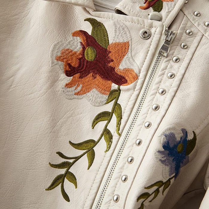 Chaqueta Biker de Cuero Sintético para Mujer con Bordados Florales y Tachuelas