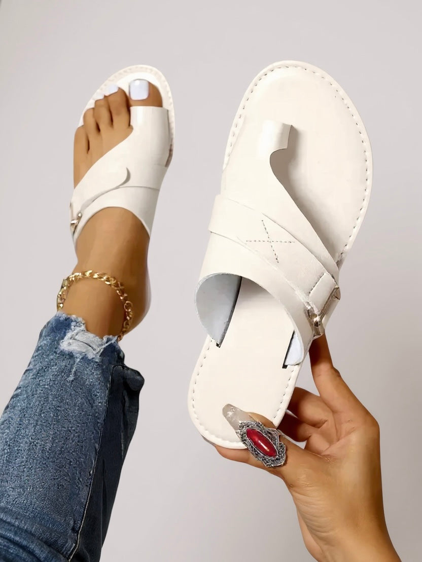 Sandalias planas para mujer — Diseño con pasador de dedo y suela acolchada casual
