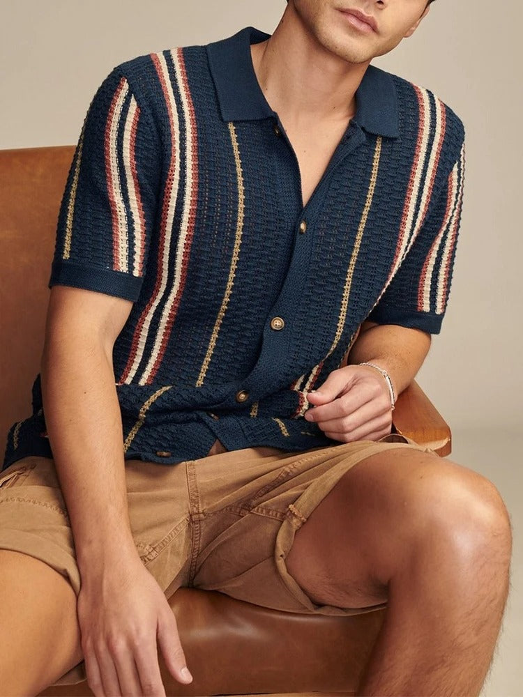 Polo de punto calado para hombre con rayas y botones — vacaciones