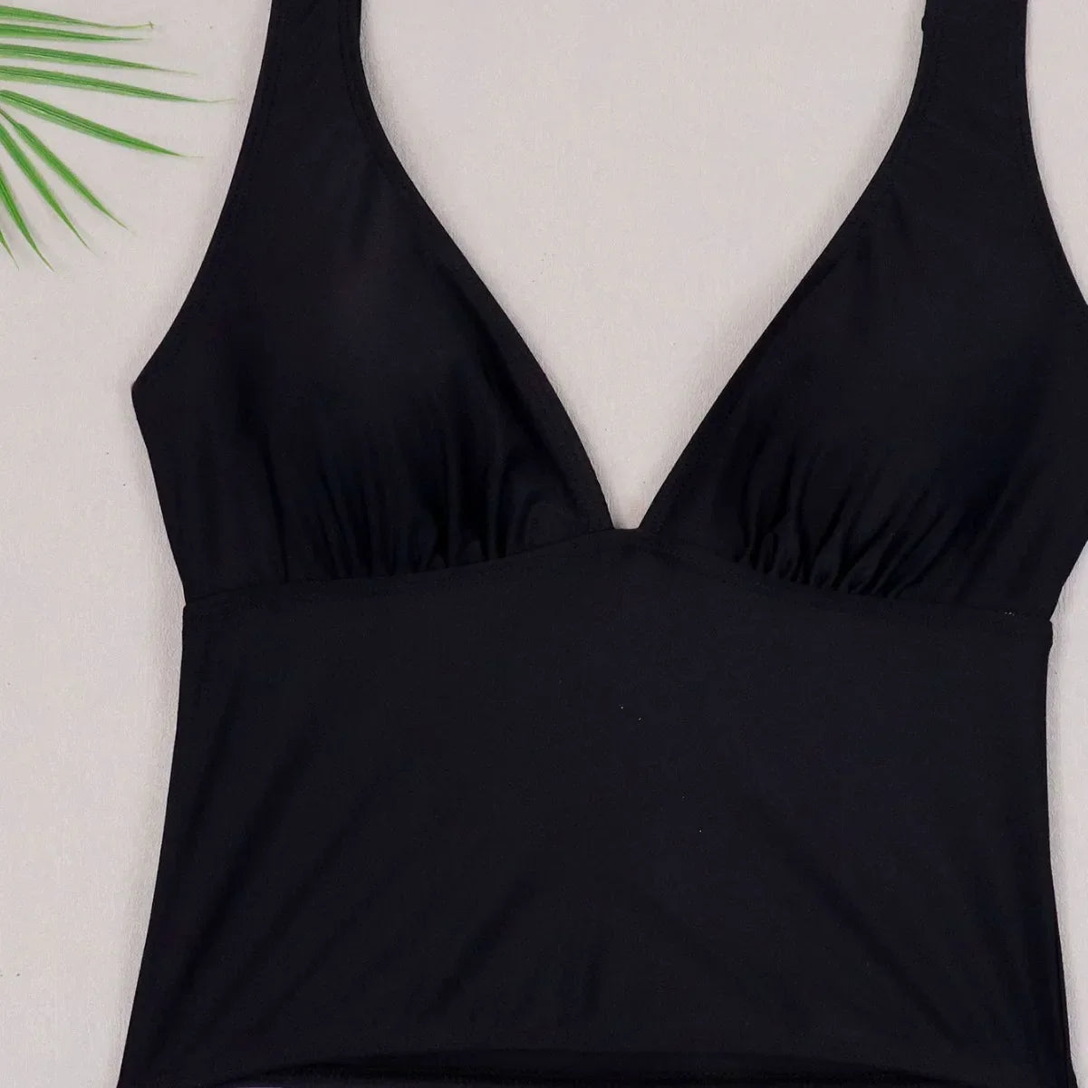 Ψηλόμεσο Μαγιό Tankini με V Λαιμόκοψη και Ρυθμιζόμενο Σλιπ με Κορδόνι