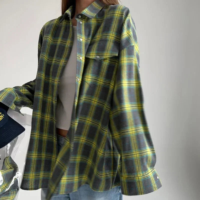 Chemise à carreaux en flanelle pour femme à manches longues avec boutons et poches