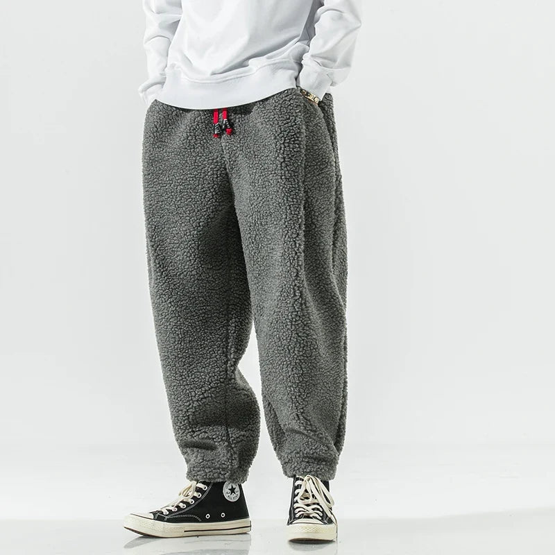 Pantaloni della tuta dal taglio comodo con vita elasticizzata e coulisse