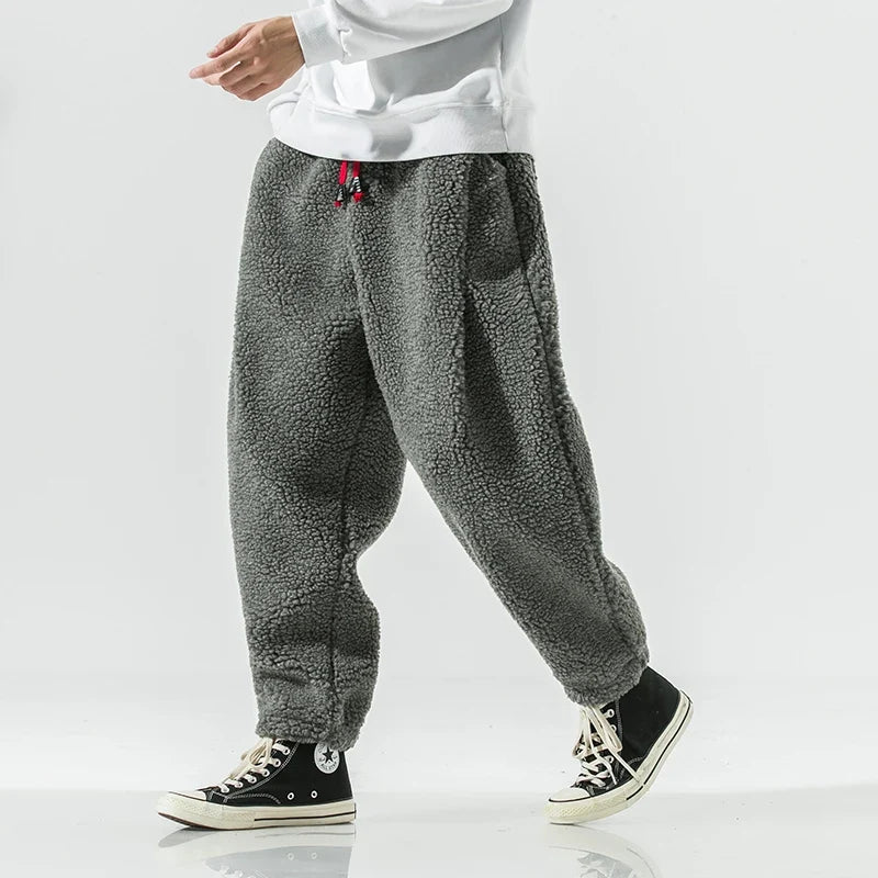 Pantaloni della tuta dal taglio comodo con vita elasticizzata e coulisse