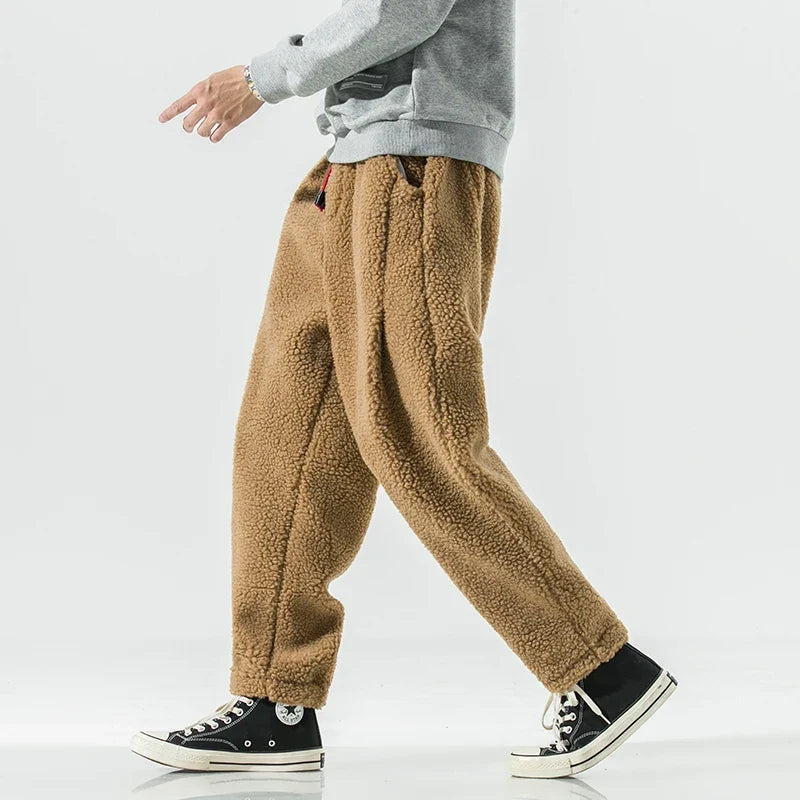 Pantaloni della tuta dal taglio comodo con vita elasticizzata e coulisse