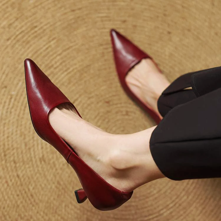 Zapatos de Salón en Cuero Genuino con Punta Fina y Tacón Kitten