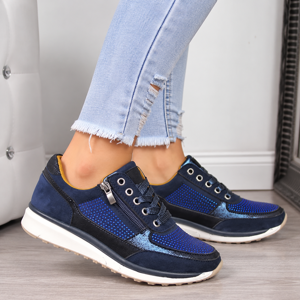 Pantofi sport de damă, comozi, cu închidere cu fermoar și șireturi