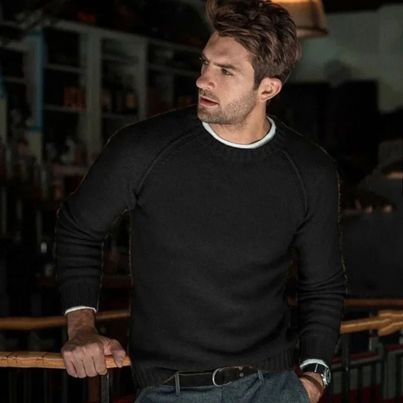 Suéter de Hombre con Cuello Redondo y Tejido Suave de Corte Moderno