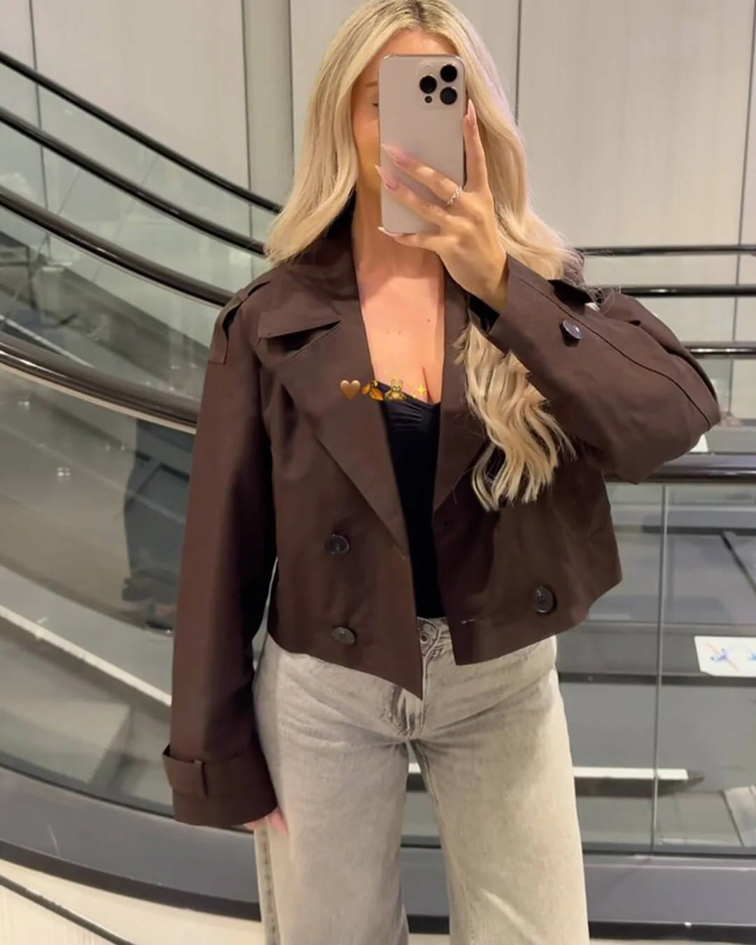 Trench Corto para Mujer con Cierre Cruzado y Solapas Definidas