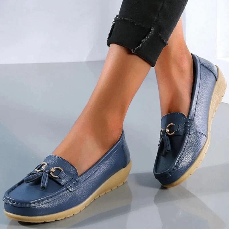 Mocasines de cuero para mujer - calzado plano con borlas - caminar