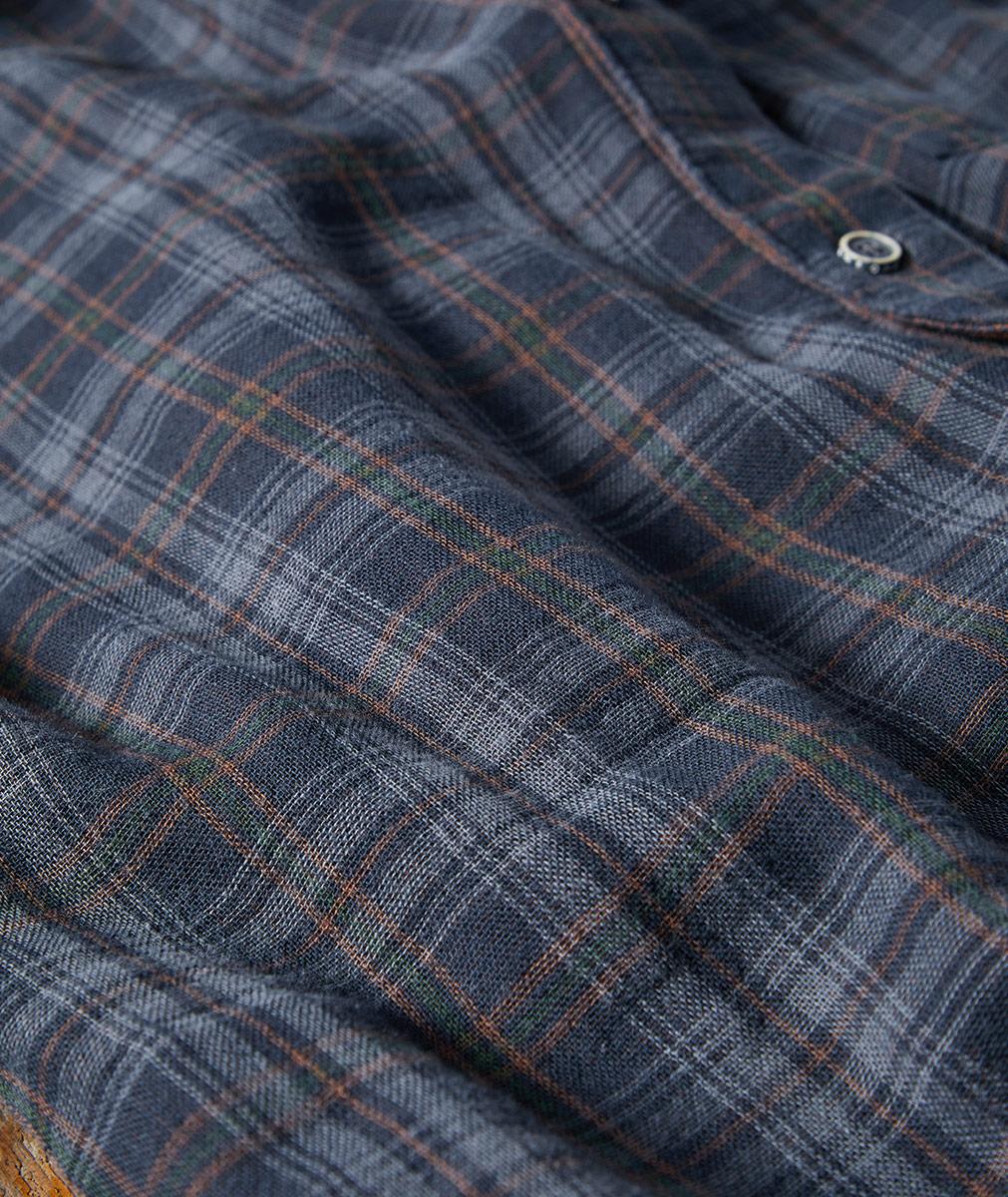 Camisa de Hombre con Cuello en Punta Botonadura Delantera y Estampado a Rayas