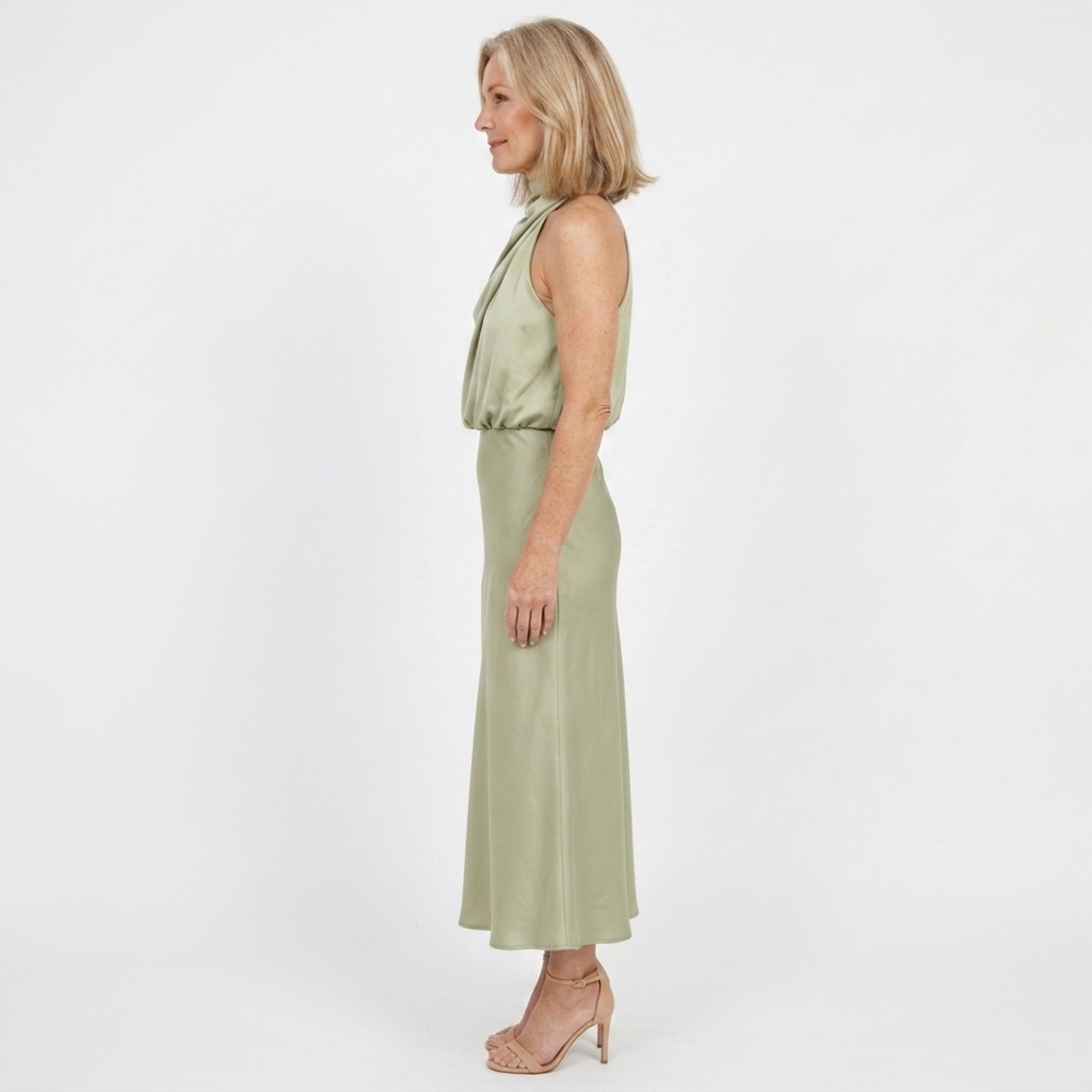 Robe longue en satin — col montant pour événements formels