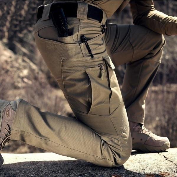 Pantalón Cargo de Hombre con Bolsillos Múltiples y Costuras Reforzadas