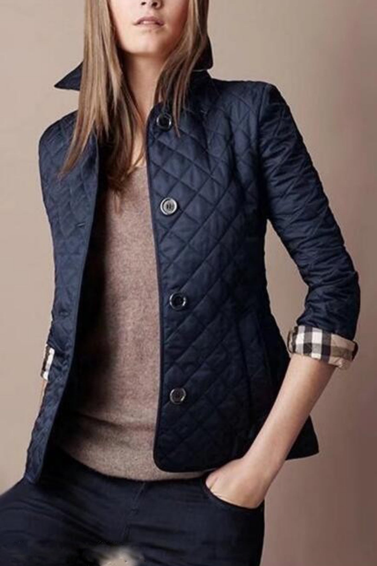 Veste matelassée pour femme avec boutons et doublure contrastante