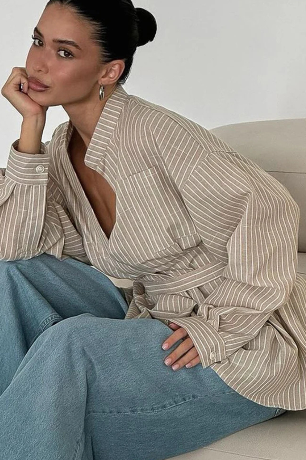 Camisa a Rayas de Manga Larga para Mujer con Cuello Stand y Cinturón Ajustable