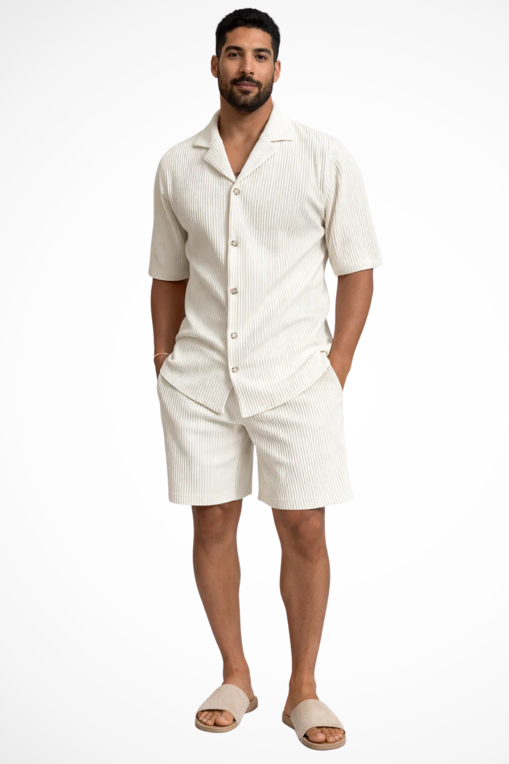 Ensemble deux pièces pour homme avec chemise à manches courtes et short