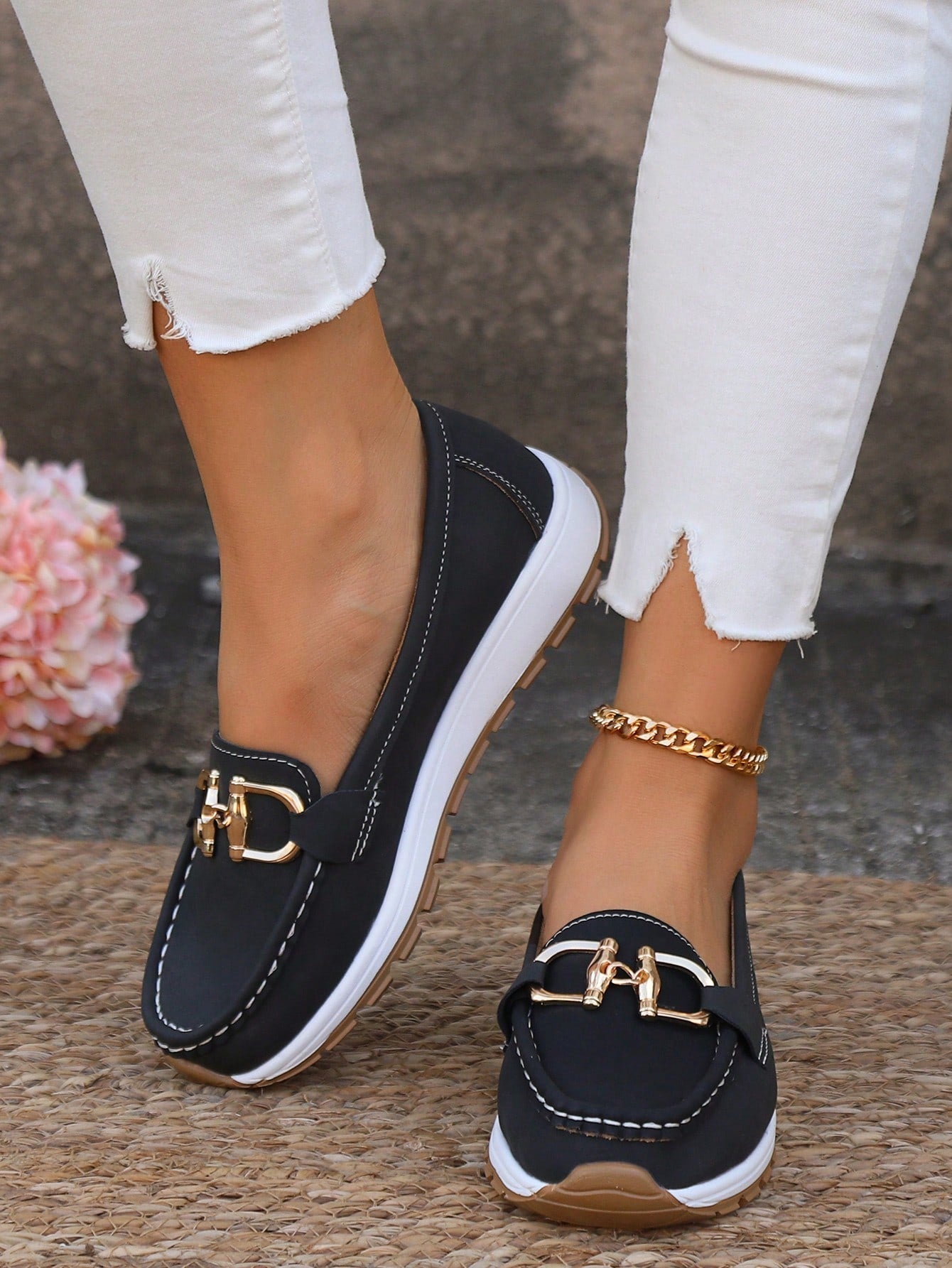 Mocasines para mujer — Zapatos planos con hebilla de eslabones para oficina