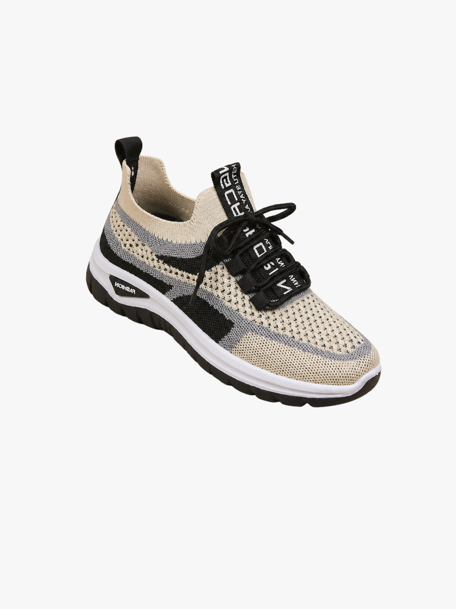 Chaussures de marche avec semelle spécialisée et matériaux respirants