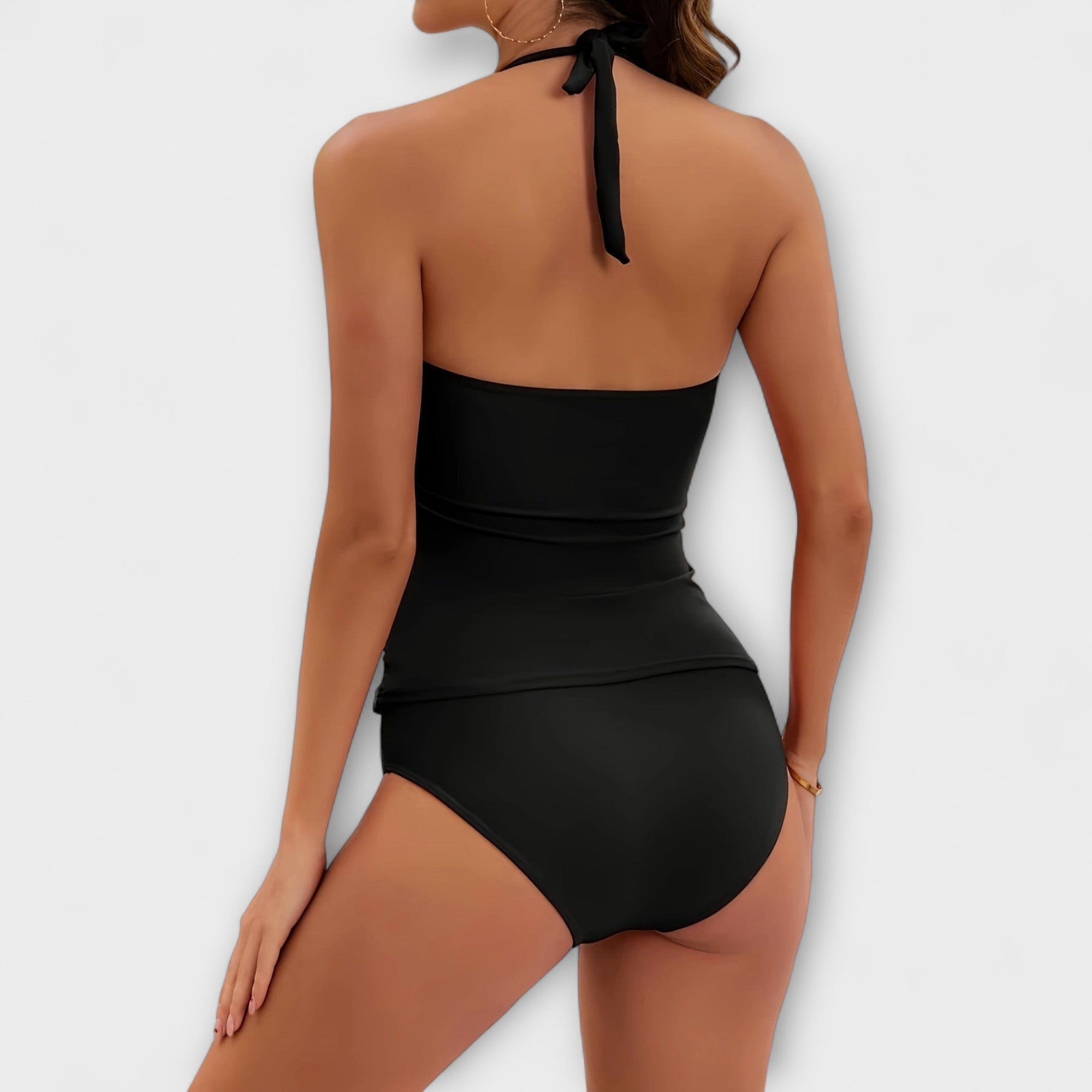 Bañador de Dos Piezas para Mujer con Cuello Halter y Detalles Metálicos Dorados