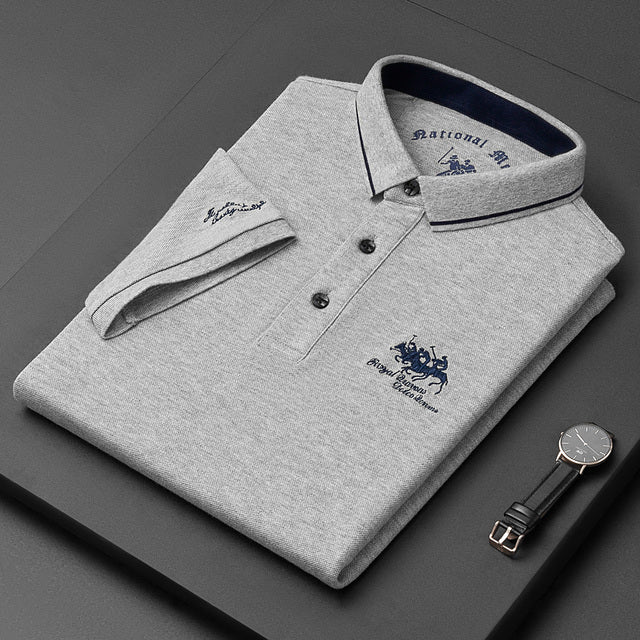 Polo de hombre de manga corta con bordado y cuello de solapa con botones