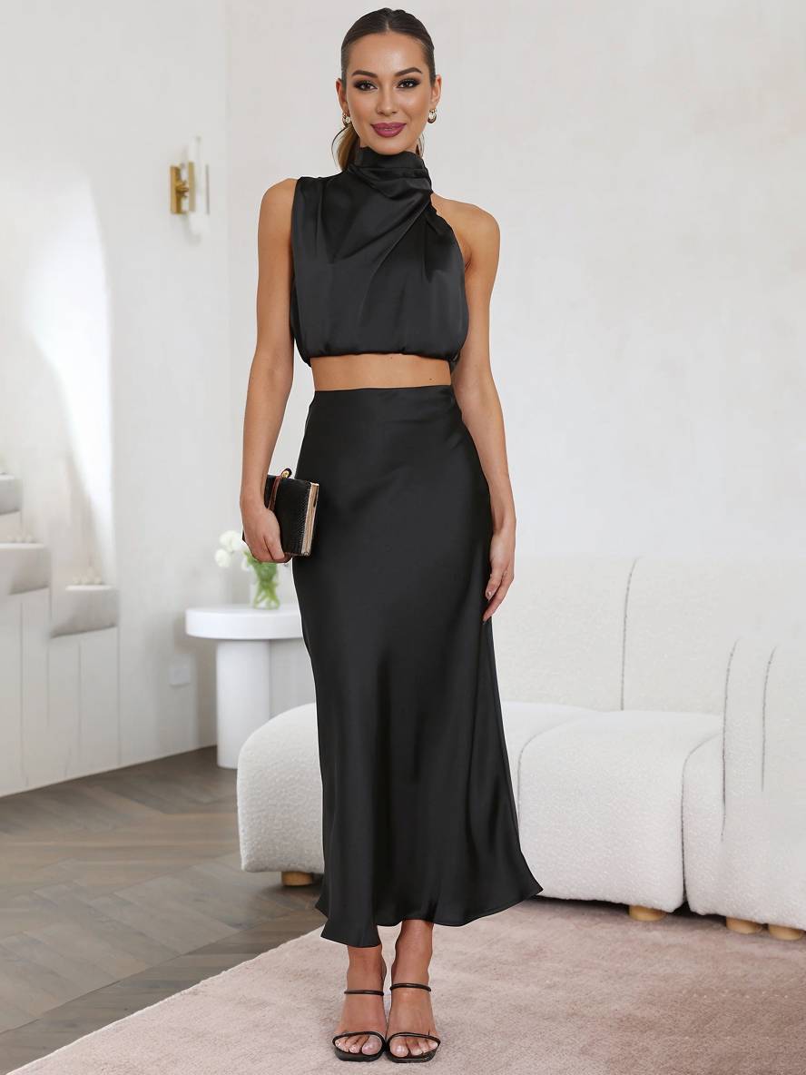Conjunto de Dos Piezas para Mujer con Top Halter de Satén y Falda Maxi Skirt