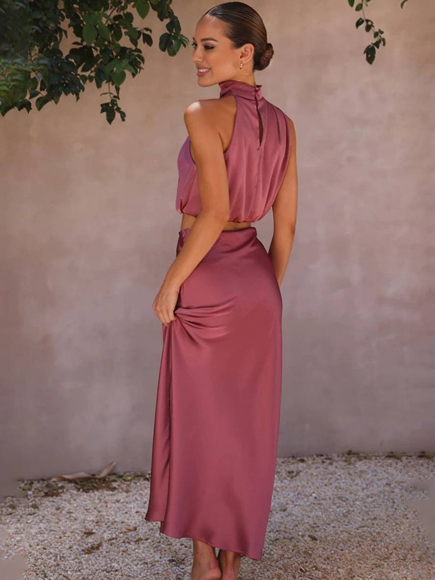 Conjunto de Dos Piezas para Mujer con Top Halter de Satén y Falda Maxi Skirt