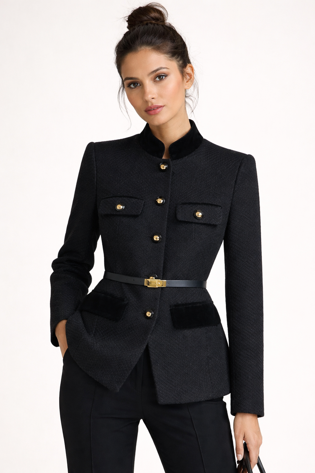 Chaqueta Tipo Blazer Estructurada con Cinturón y Botones Dorados para Mujer