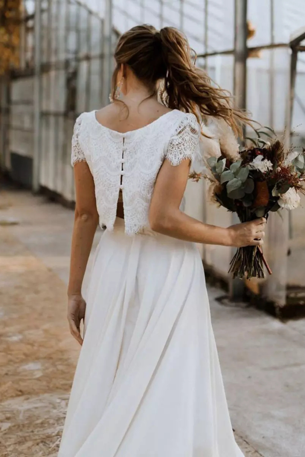Conjunto de Dos Piezas para Mujer con Top de Encaje y Falda Larga de Cintura Alta