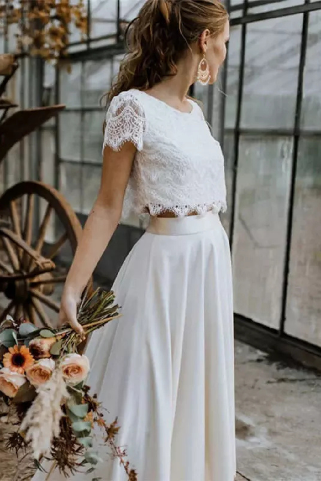 Conjunto de Dos Piezas para Mujer con Top de Encaje y Falda Larga de Cintura Alta