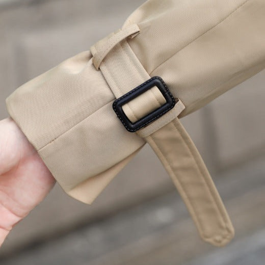 Cappotto lungo da uomo con chiusura incrociata e cintura regolabile
