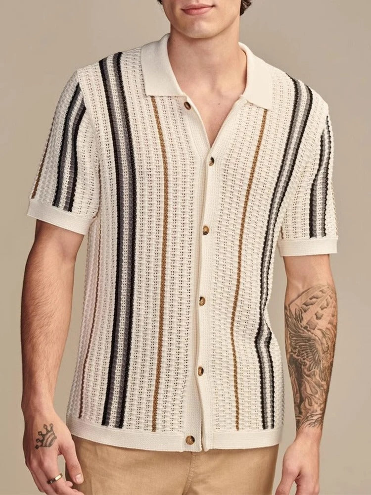 Polo de punto calado para hombre con rayas y botones — vacaciones