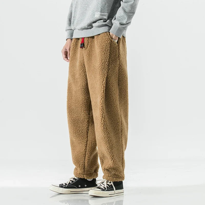 Pantaloni della tuta dal taglio comodo con vita elasticizzata e coulisse