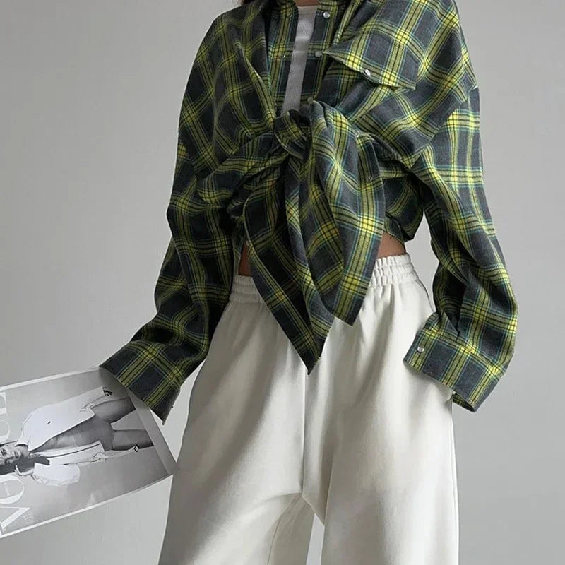 Chemise à carreaux en flanelle pour femme à manches longues avec boutons et poches