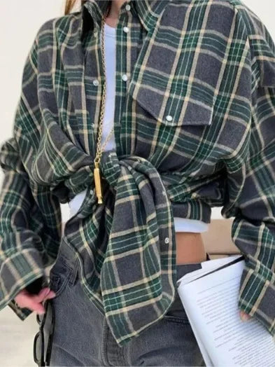Chemise à carreaux en flanelle pour femme à manches longues avec boutons et poches