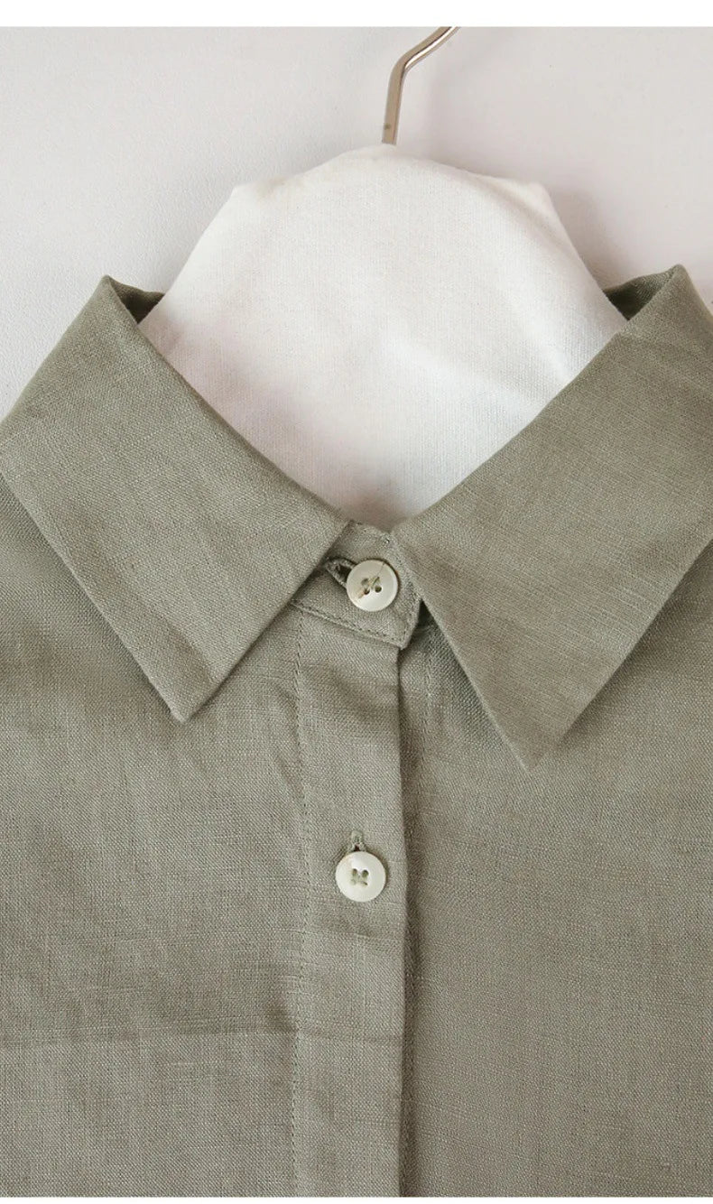 Sobrecamisa curta de linho para mulher de corte oversize com decote em V e botões