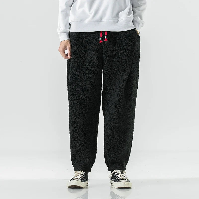 Pantaloni della tuta dal taglio comodo con vita elasticizzata e coulisse