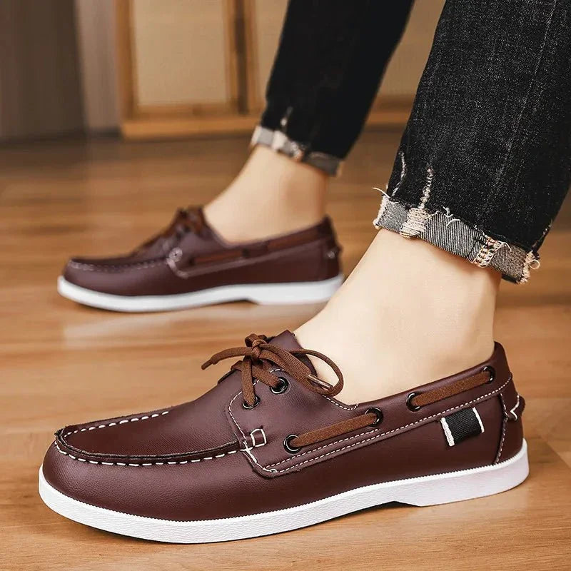 Mocassins de lona para homem estilo slip-on com sola de borracha e biqueira redonda