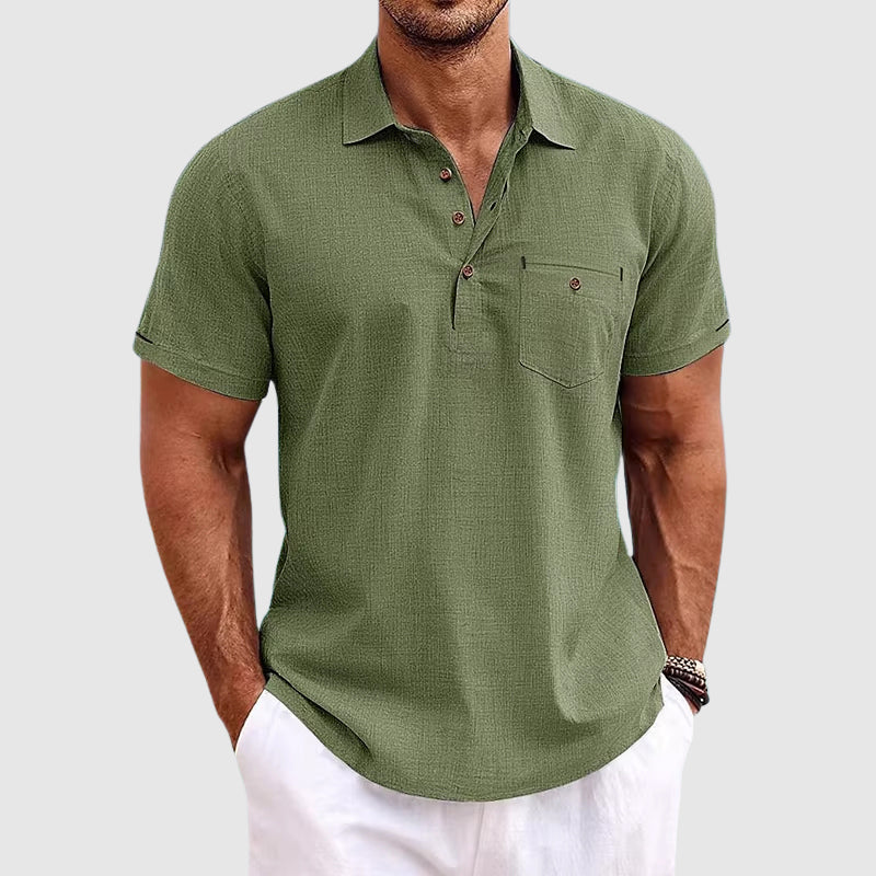 Polo de hombre manga corta con bolsillo y corte moderno — diario