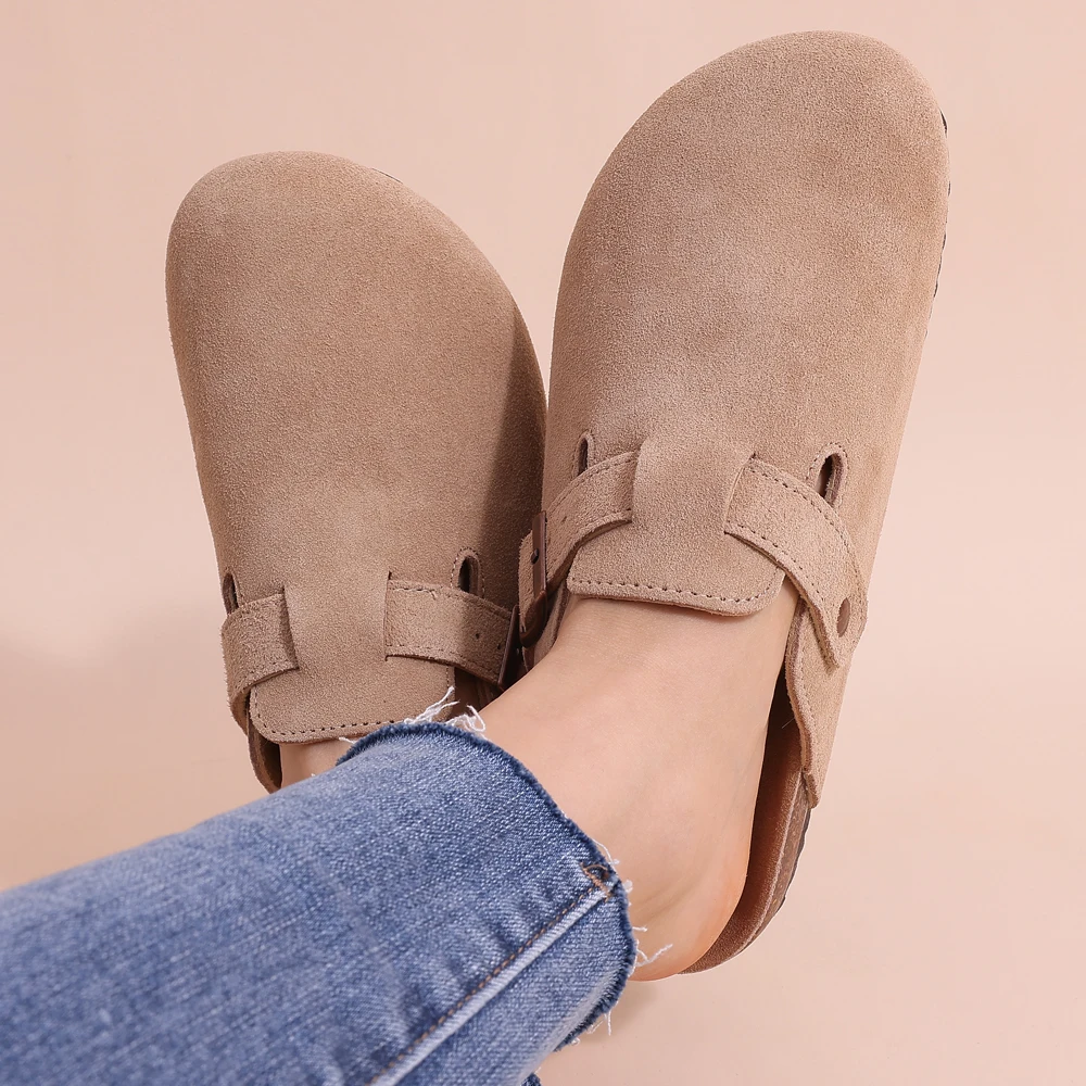 Sabots en daim avec semelle en liège et boucle ajustable pour femme
