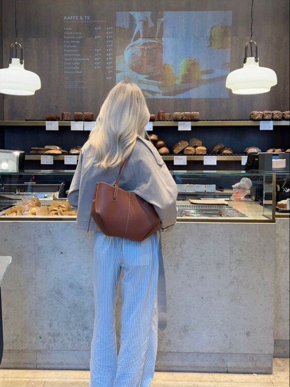 Bolso de Mano de Piel con Alas Plegadas y Gran Capacidad para Mujer