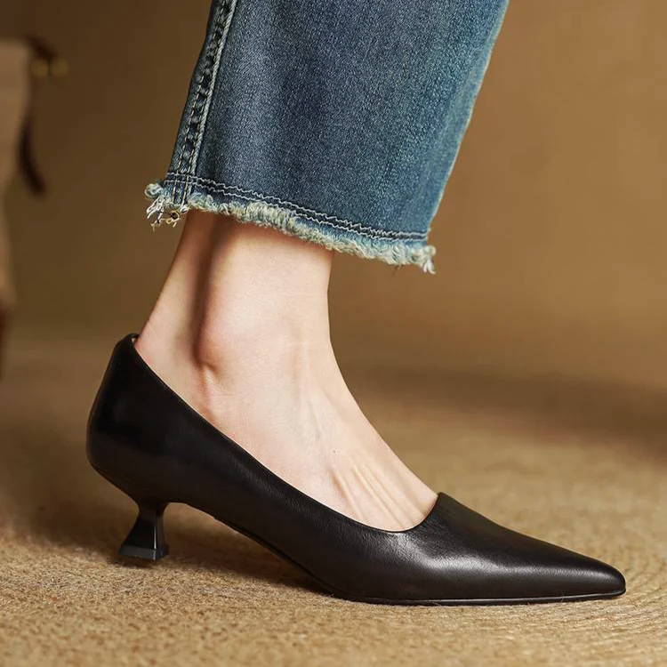 Zapatos de Salón en Cuero Genuino con Punta Fina y Tacón Kitten