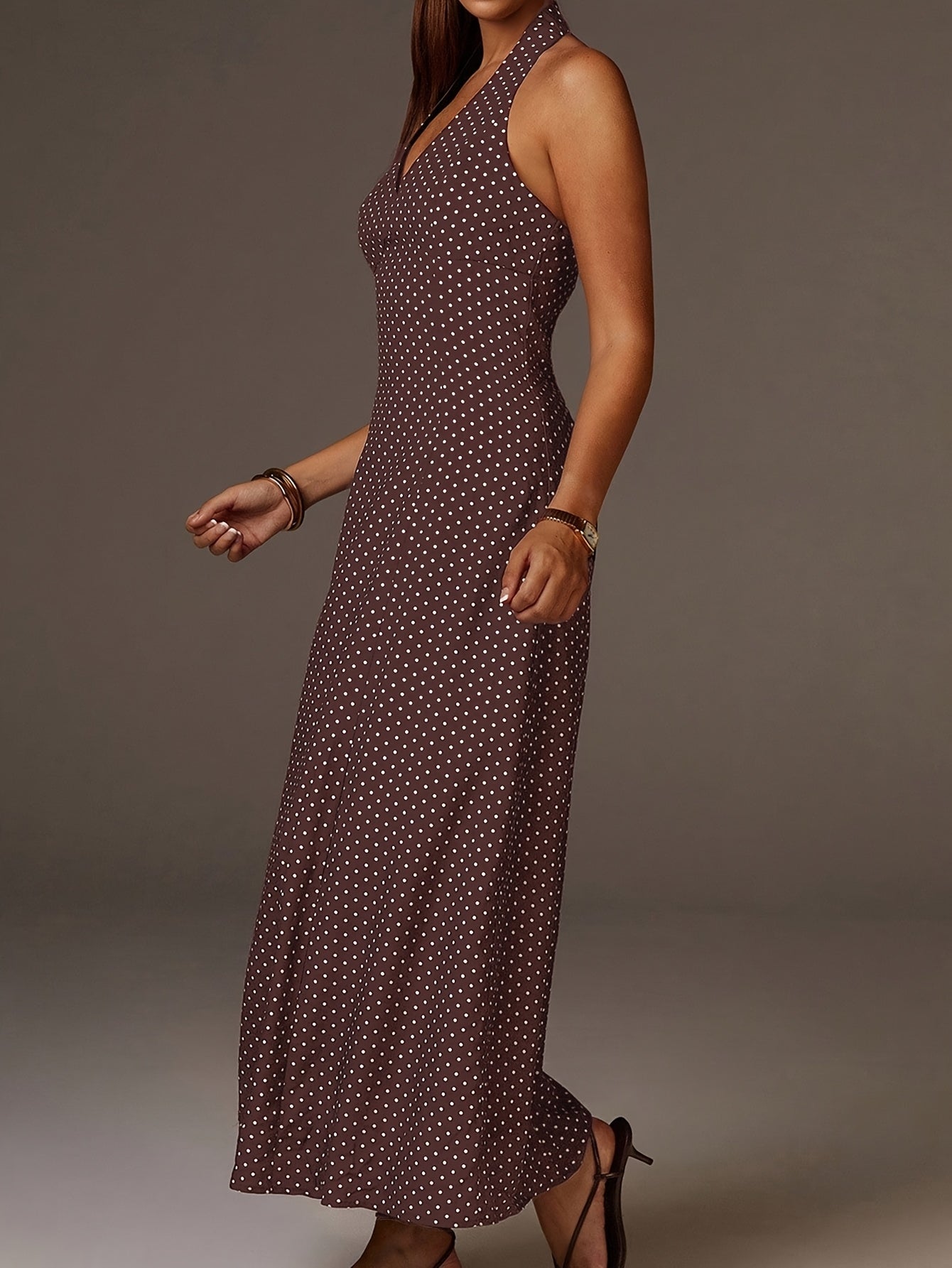 Vestido Maxi de Lunares con Cuello Halter y Escote en V Profundo para Mujer