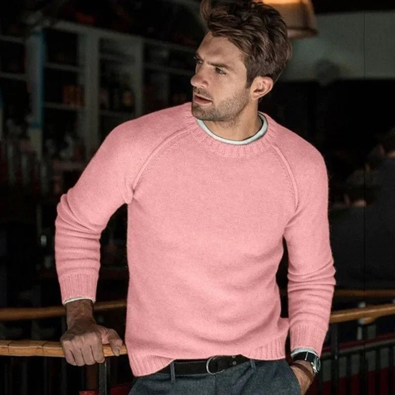Suéter de Hombre con Cuello Redondo y Tejido Suave de Corte Moderno