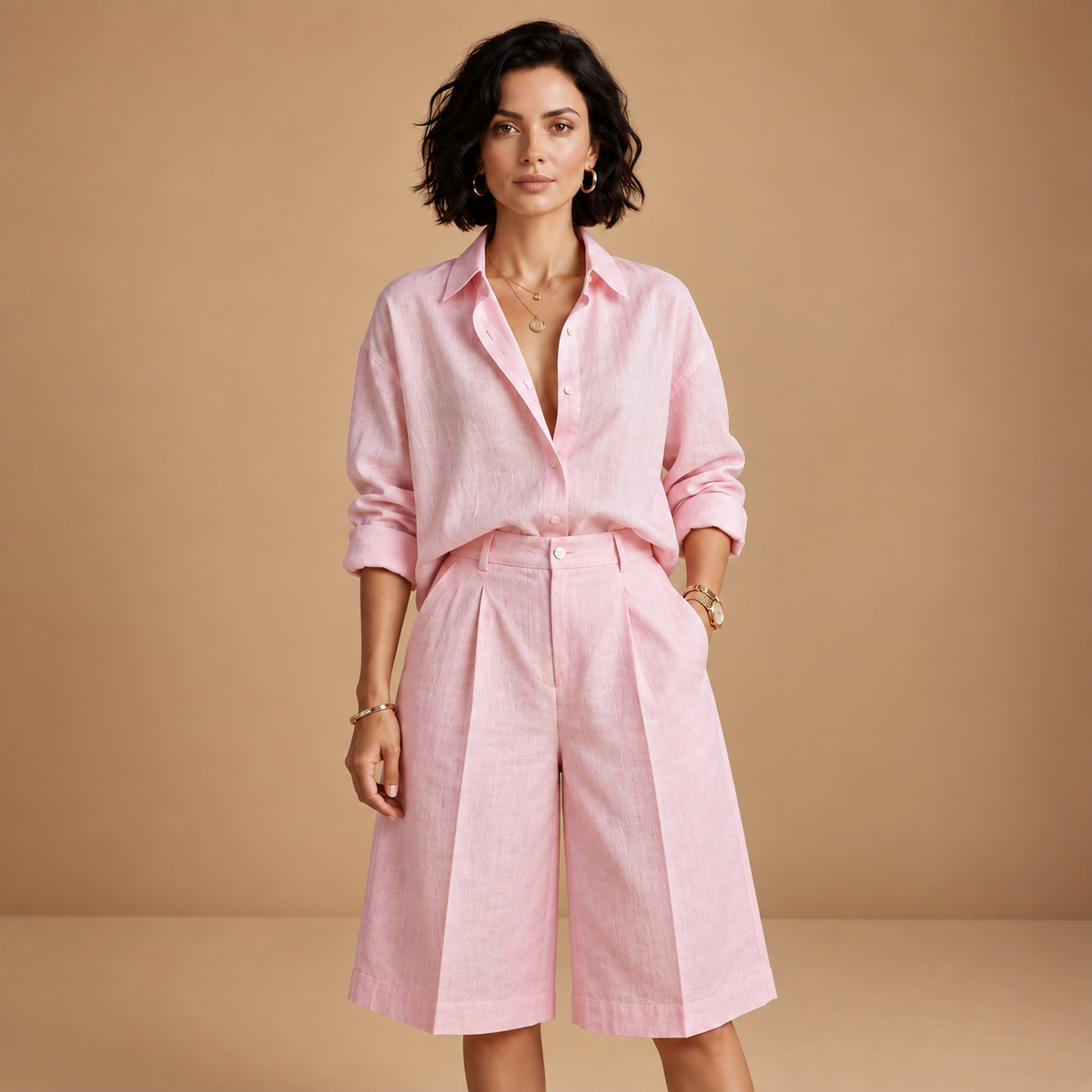 Conjunto de camisa y pantalón corto para mujer - dos piezas con pliegues | diario