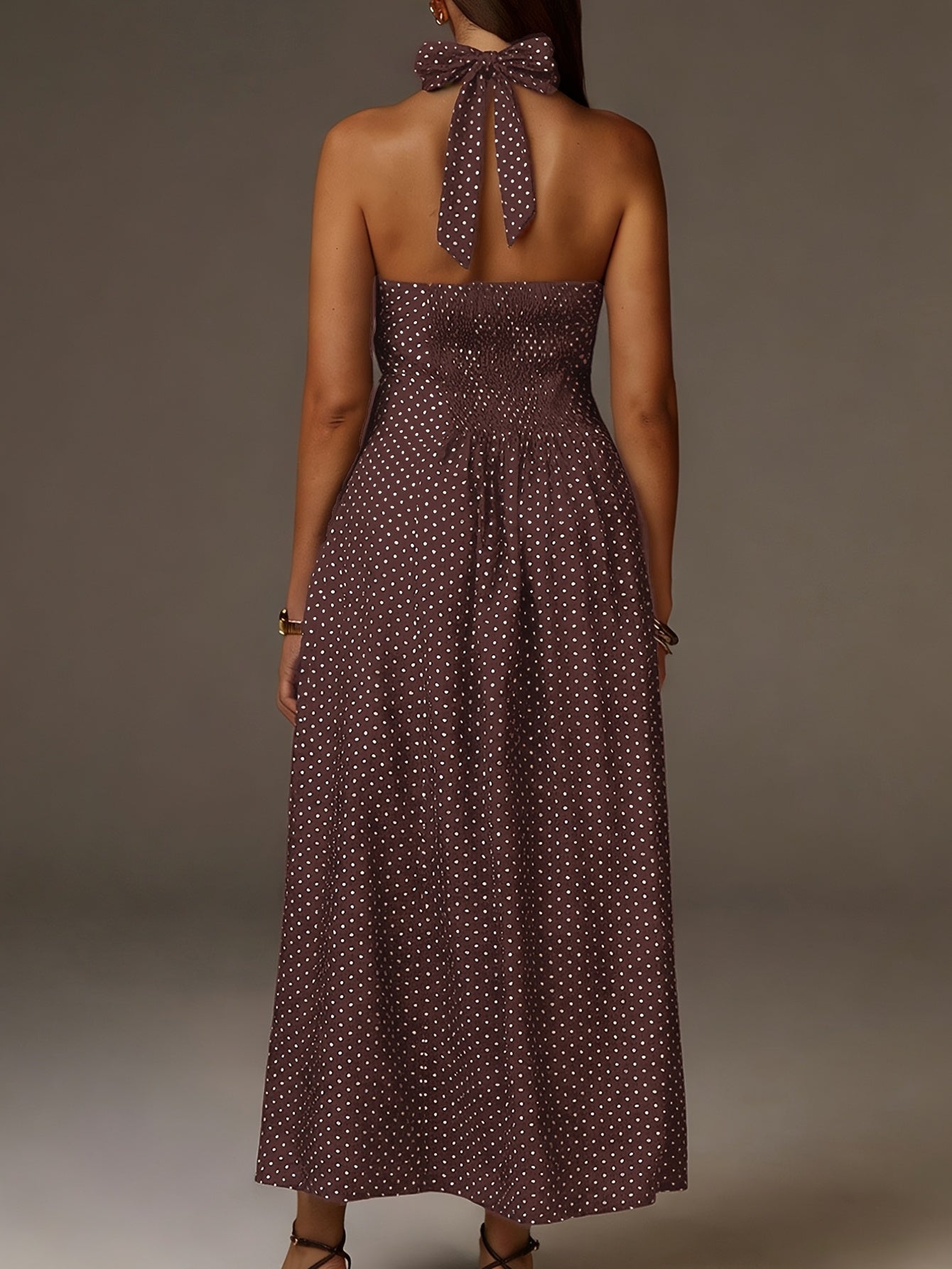Vestido Maxi de Lunares con Cuello Halter y Escote en V Profundo para Mujer