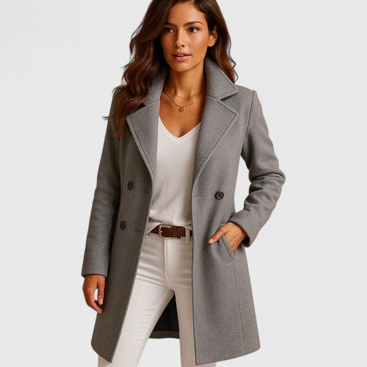 Cappotto da donna con revers classici, taglio aderente e chiusura con bottoni