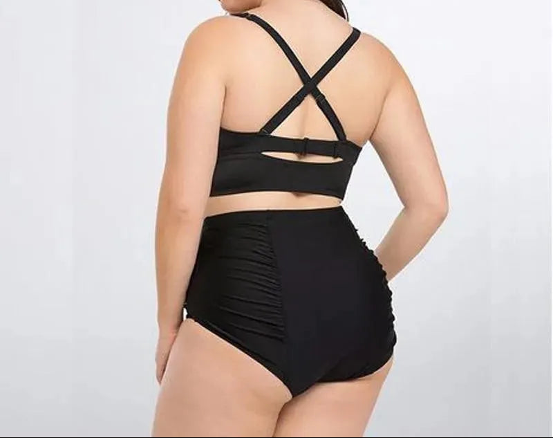Bikini dos piezas | top halter y braga de talle alto para playa