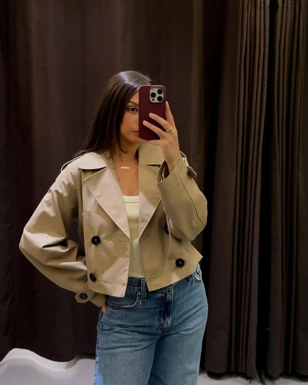 Trench Corto para Mujer con Cierre Cruzado y Solapas Definidas